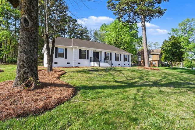 834 Braxfield Drive, Charlotte, NC 28217