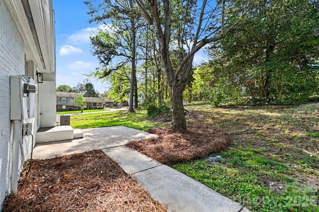 834 Braxfield Drive, Charlotte, NC 28217