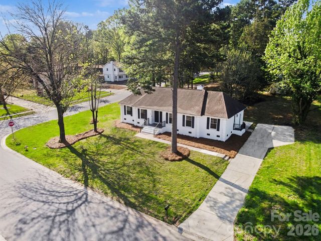 834 Braxfield Drive, Charlotte, NC 28217