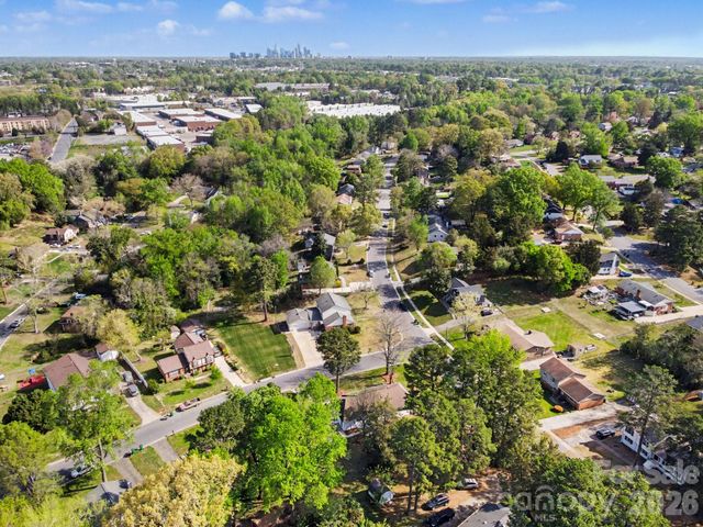 834 Braxfield Drive, Charlotte, NC 28217