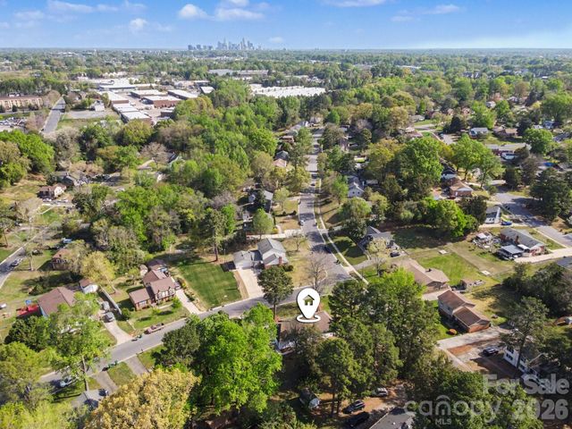 834 Braxfield Drive, Charlotte, NC 28217