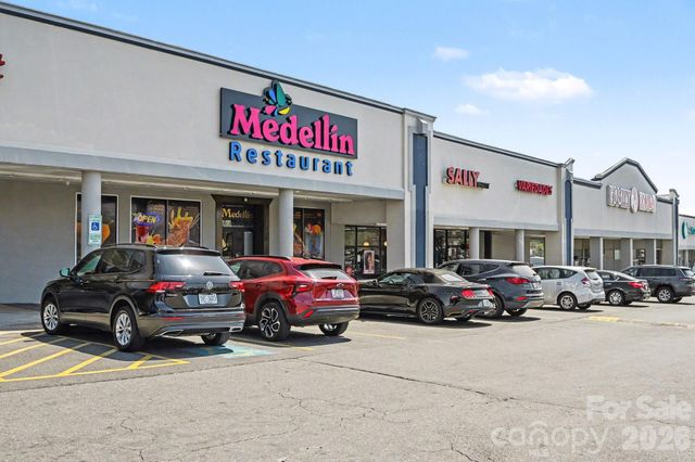 834 Braxfield Drive, Charlotte, NC 28217