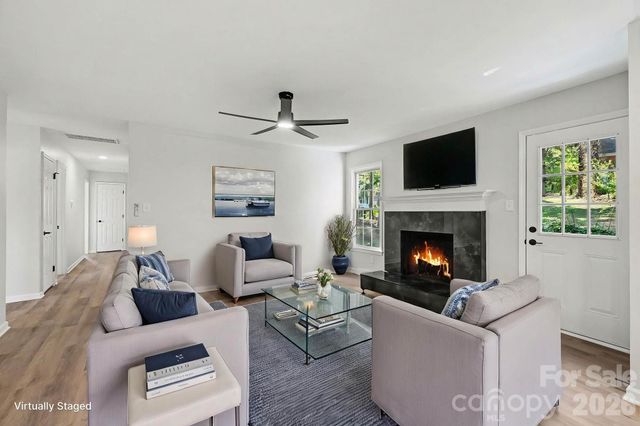 834 Braxfield Drive, Charlotte, NC 28217