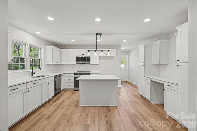 834 Braxfield Drive, Charlotte, NC 28217