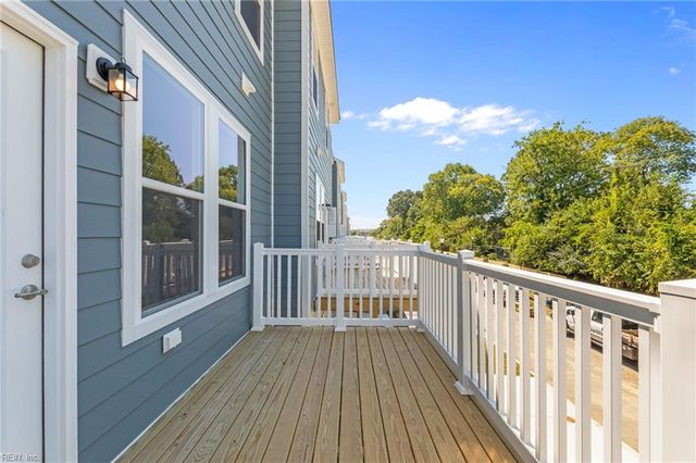 102 Freeman DR, Hampton, VA 23666