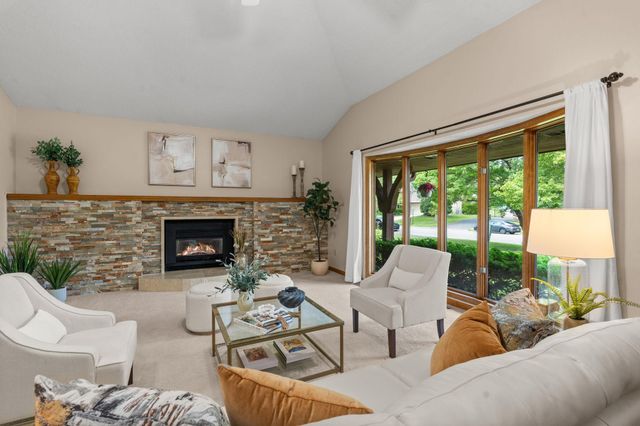 14305 44th Avenue N, Plymouth, MN 55446