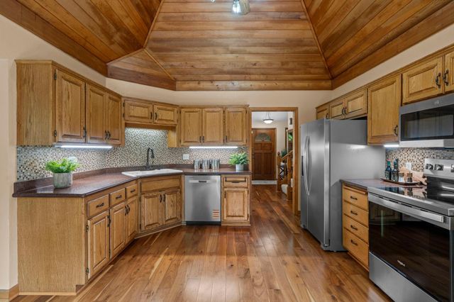 14305 44th Avenue N, Plymouth, MN 55446