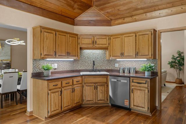 14305 44th Avenue N, Plymouth, MN 55446