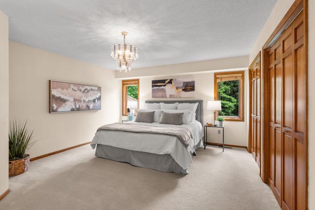 14305 44th Avenue N, Plymouth, MN 55446
