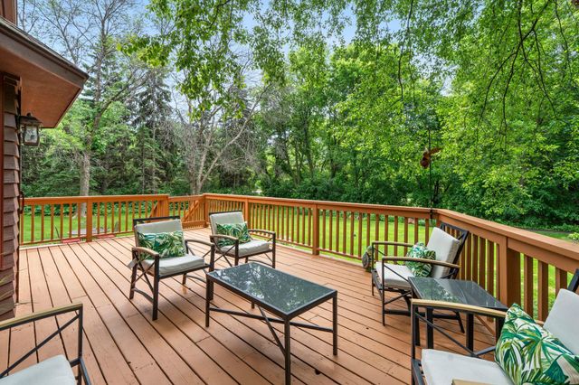 14305 44th Avenue N, Plymouth, MN 55446