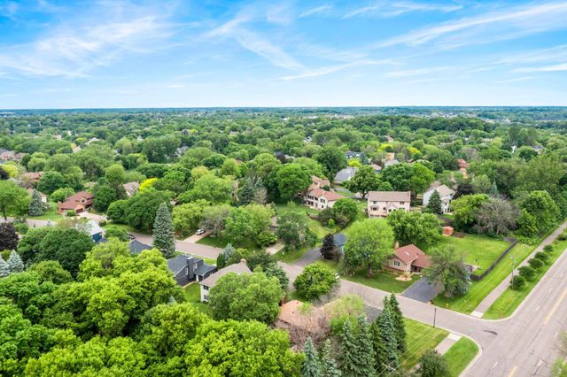 14305 44th Avenue N, Plymouth, MN 55446