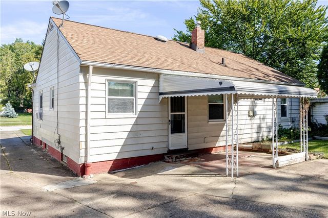 18416 Hazelwood Avenue, Maple Heights, OH 44137