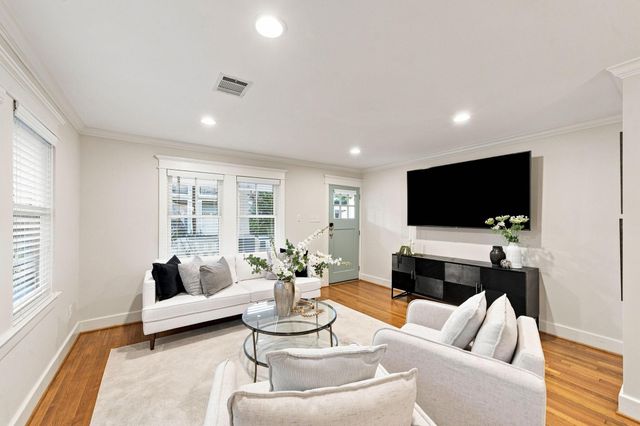 1329 Lawrence Street, Houston, TX 77008