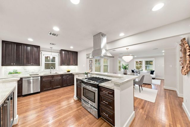 1329 Lawrence Street, Houston, TX 77008