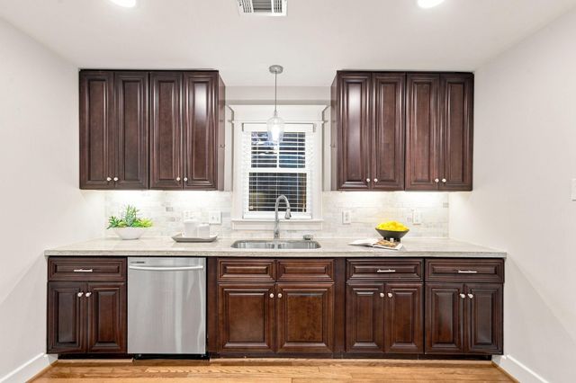 1329 Lawrence Street, Houston, TX 77008