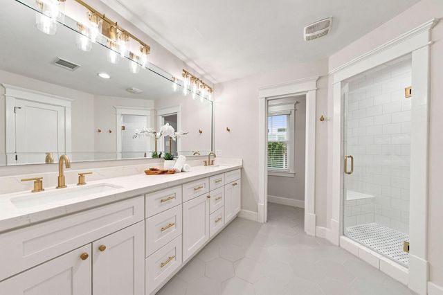 1329 Lawrence Street, Houston, TX 77008