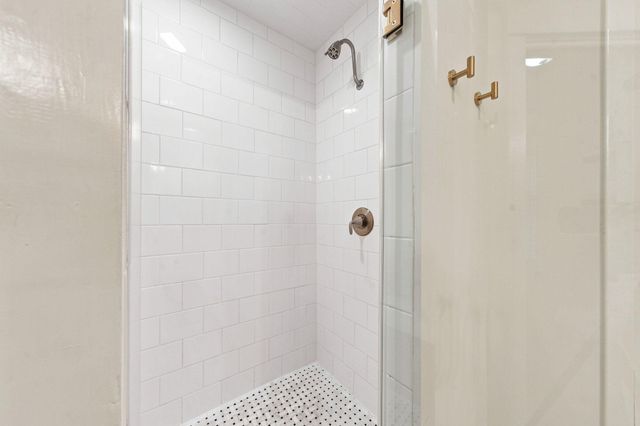1329 Lawrence Street, Houston, TX 77008