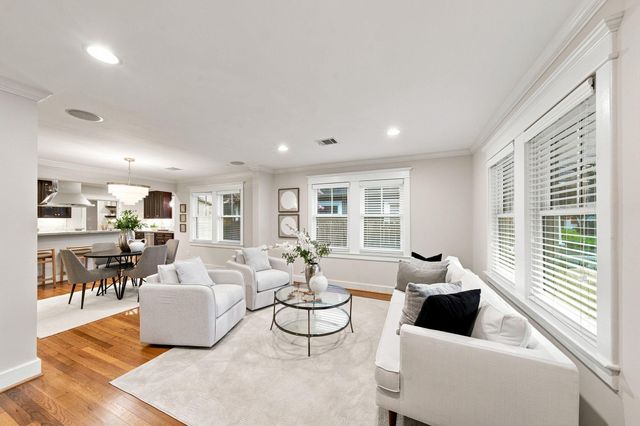 1329 Lawrence Street, Houston, TX 77008