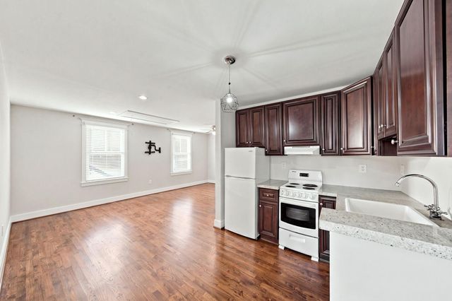 1329 Lawrence Street, Houston, TX 77008