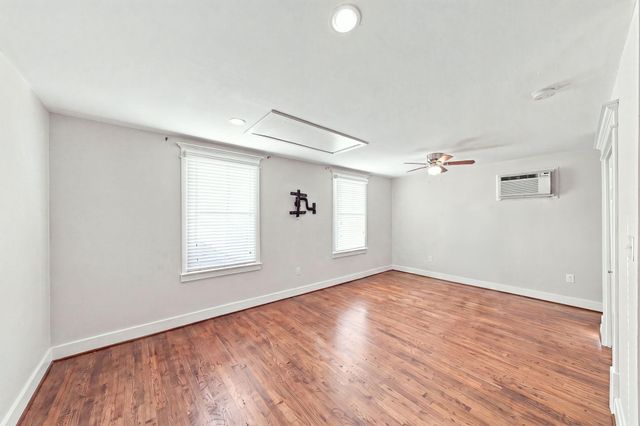 1329 Lawrence Street, Houston, TX 77008