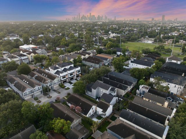 1329 Lawrence Street, Houston, TX 77008