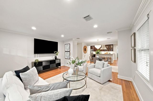 1329 Lawrence Street, Houston, TX 77008
