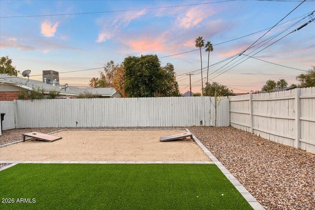 8638 E Highland Avenue, Scottsdale, AZ 85251