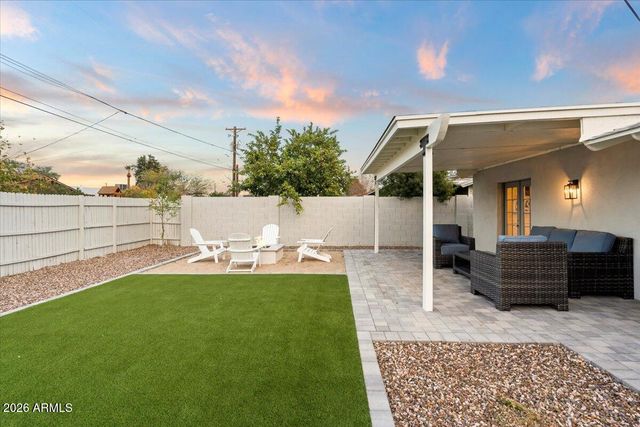 8638 E Highland Avenue, Scottsdale, AZ 85251