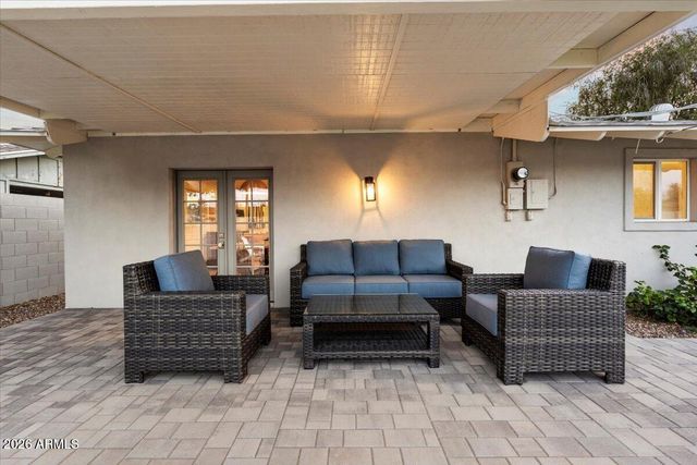 8638 E Highland Avenue, Scottsdale, AZ 85251