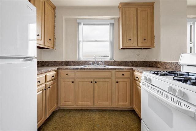2483 W 16th Street 10H, Brooklyn, NY 11214