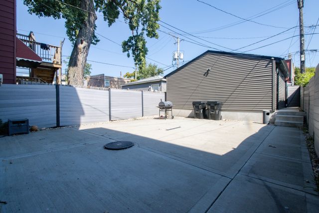 321 S Richmond Street, Chicago, IL 60612