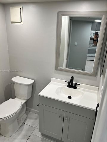 10865 SW 112th Ave 211, Miami, FL 33176