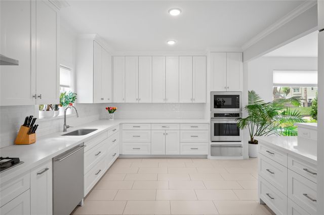 903 Daria Drive, Houston, TX 77079