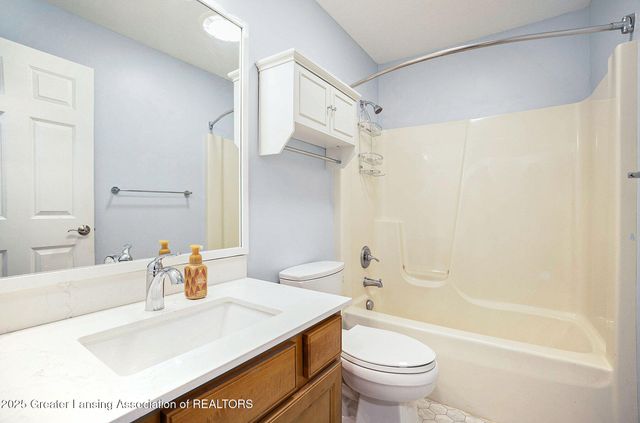 2505 Arbor Forest Drive 11, Lansing, MI 48910