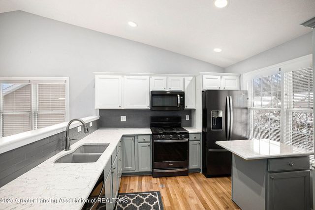 2505 Arbor Forest Drive 11, Lansing, MI 48910