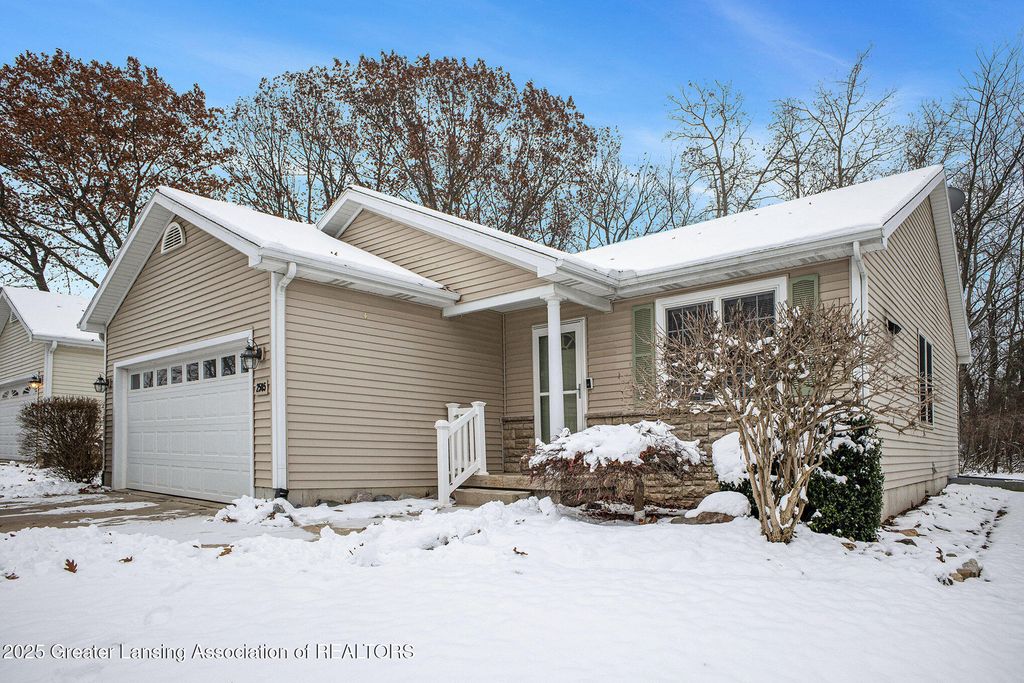 2505 Arbor Forest Drive 11, Lansing, MI 48910