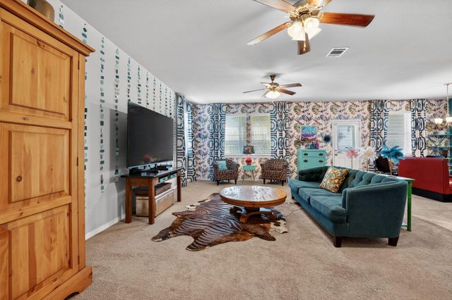 266 Twisted Oaks LN, Buda, TX 78610