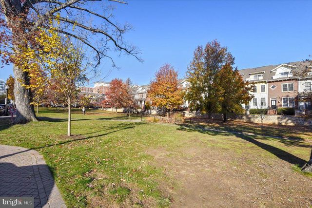 3130 5TH ST N, Arlington, VA 22201