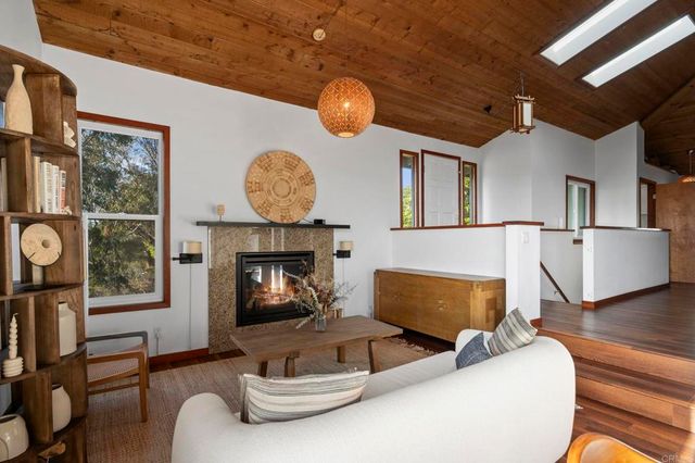 1551 Via Del Corvo, San Marcos, CA 92078