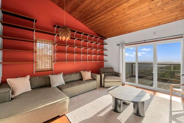 1551 Via Del Corvo, San Marcos, CA 92078