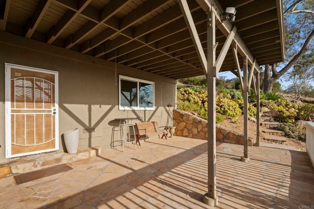 1551 Via Del Corvo, San Marcos, CA 92078
