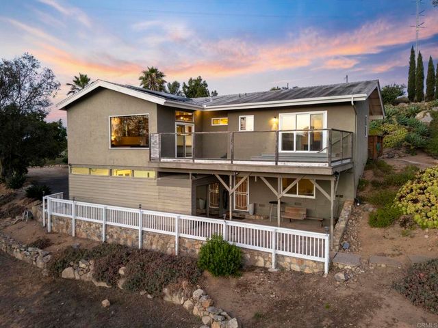 1551 Via Del Corvo, San Marcos, CA 92078