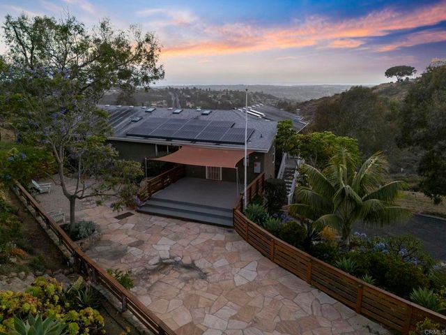 1551 Via Del Corvo, San Marcos, CA 92078