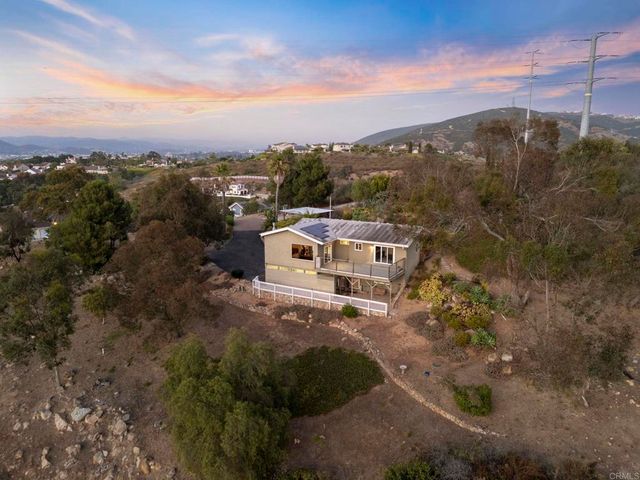 1551 Via Del Corvo, San Marcos, CA 92078