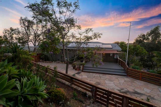 1551 Via Del Corvo, San Marcos, CA 92078