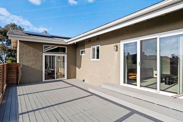 1551 Via Del Corvo, San Marcos, CA 92078