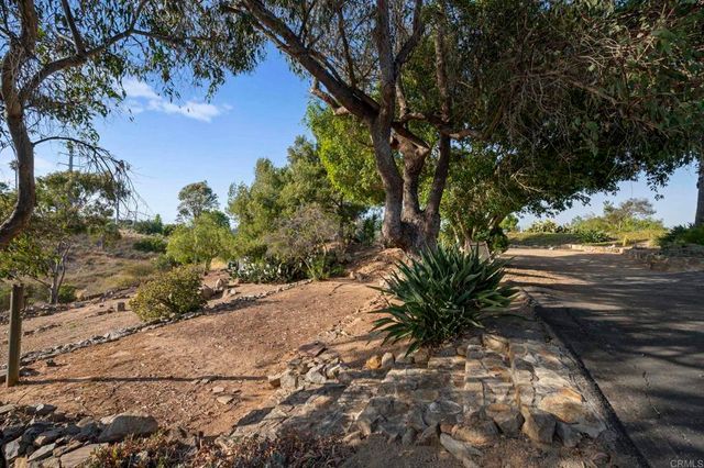 1551 Via Del Corvo, San Marcos, CA 92078