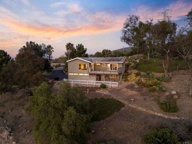 1551 Via Del Corvo, San Marcos, CA 92078