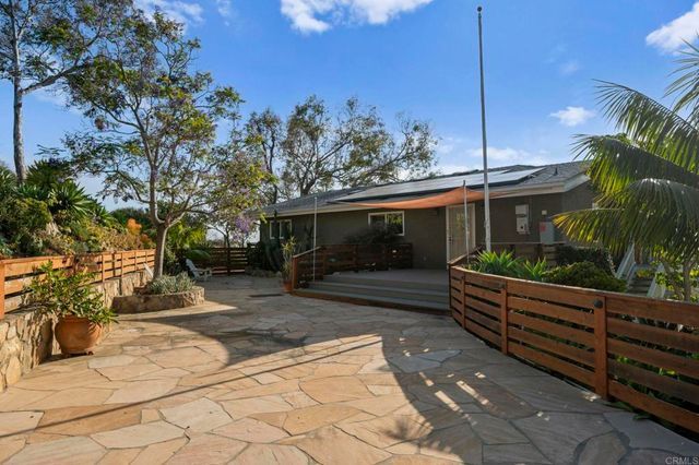 1551 Via Del Corvo, San Marcos, CA 92078