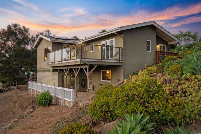 1551 Via Del Corvo, San Marcos, CA 92078